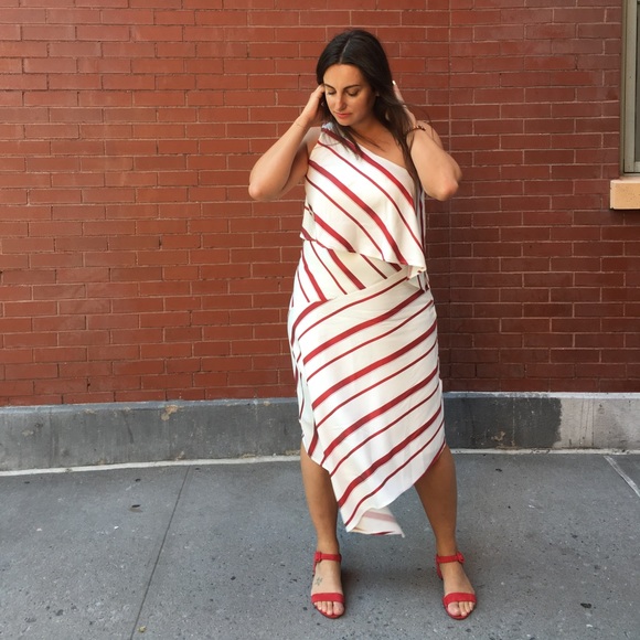 Meet your Posher, KIM - Picture 3 of 8